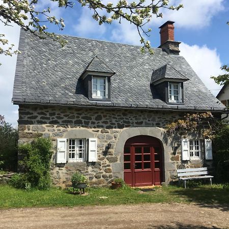 Chambres D'Hotes « Les Sorbiers » Anglards-de-Salers Exterior photo